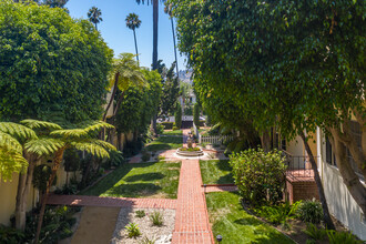 Vista Gardens in Los Angeles, CA - Building Photo - Building Photo