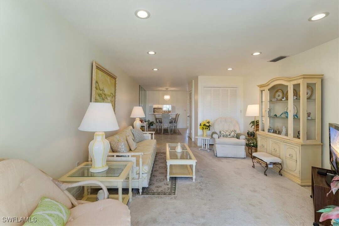 315 St Andrews Blvd in Naples, FL - Foto de edificio