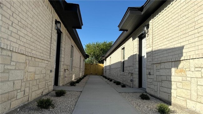 14 Chapa Ave in Palmview, TX - Building Photo - Building Photo