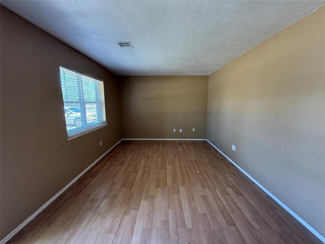 property at 408 Winding Ln