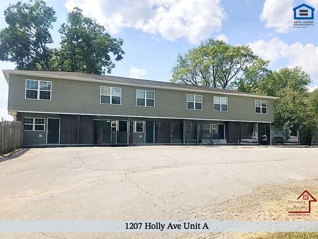 1207 Holly Ave in South Pittsburg, TN - Building Photo - Building Photo