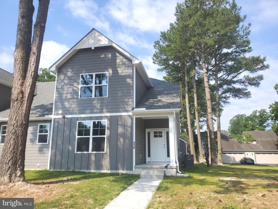 216 Chandler St in Milton, DE - Building Photo