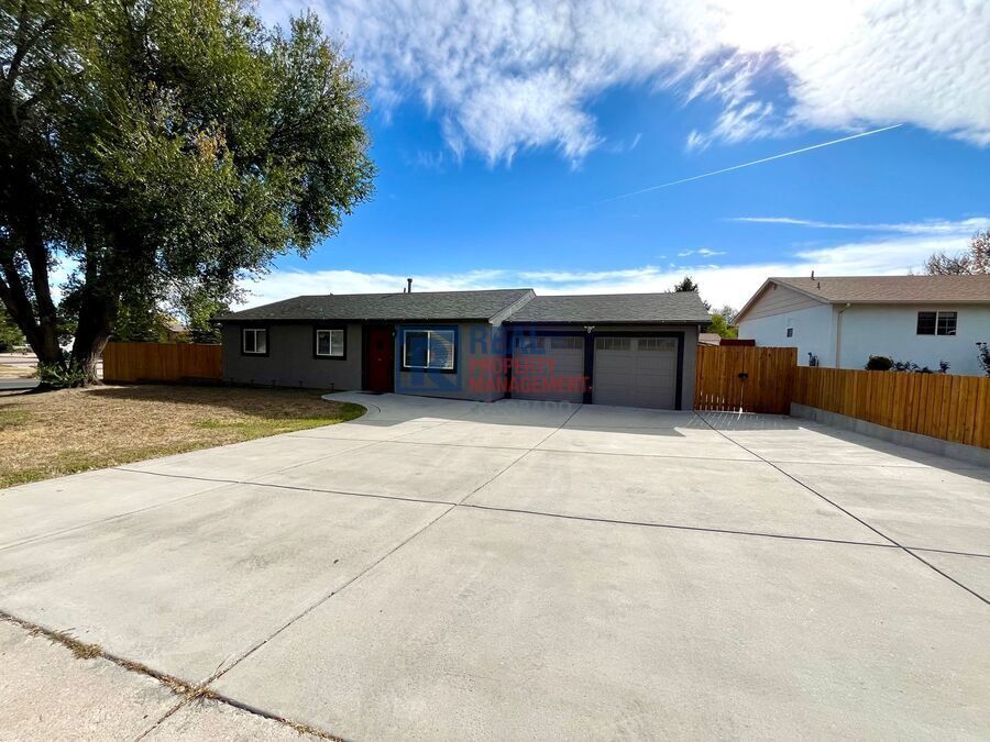 1675 Tahlequah Dr in Colorado Springs, CO - Building Photo