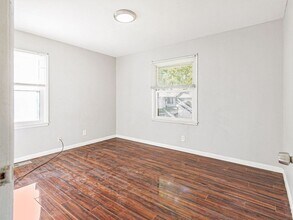 215 Midlothian Rd in St. Louis, MO - Foto de edificio - Building Photo