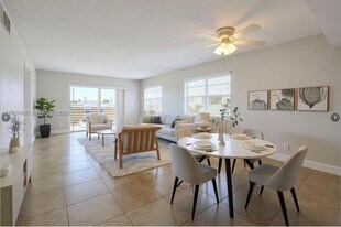 3050 NE 16th Ave, Unit 407 in Oakland Park, FL - Building Photo