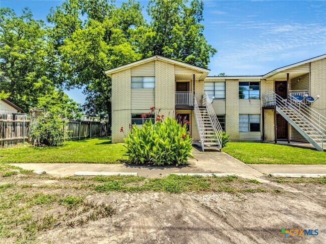 744 Old Martindale Rd in San Marcos, TX - Building Photo - Building Photo