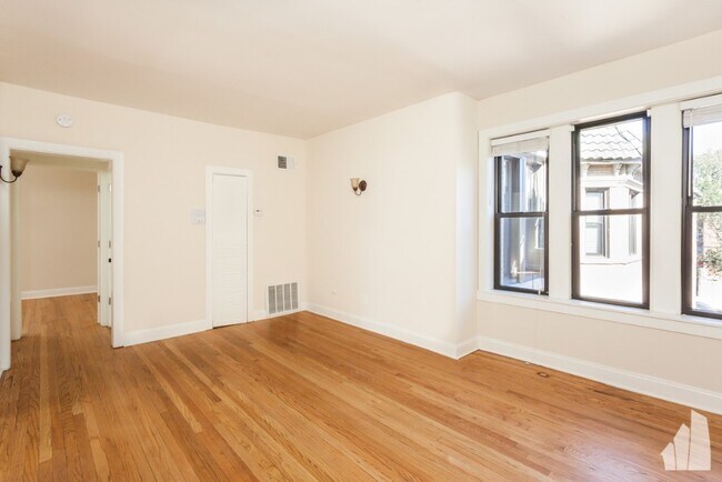 property at 4014 N Ashland Ave