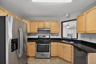 331 Thornbrooke Dr in Hiram, GA - Building Photo - Building Photo