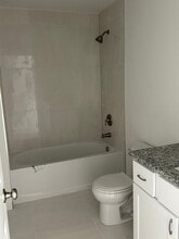 2409-2411 Churchill Ave N, Unit 2411 in Lehigh Acres, FL - Foto de edificio - Building Photo