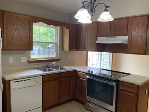 110 Littleleaf Ct in Jacksonville, NC - Building Photo - Building Photo