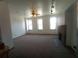 4518 Liberty Ave, Unit 2 in Pittsburgh, PA - Building Photo