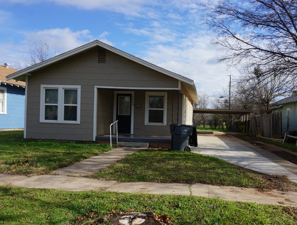 1309 Monroe St in Wichita Falls, TX - Building Photo