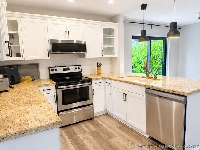 property at 1759 Harborside Cir