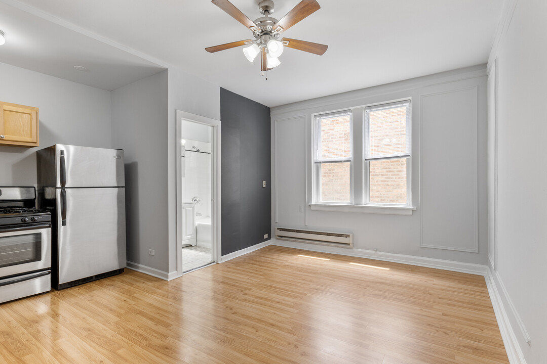 5860 N Kenmore Ave in Chicago, IL - Building Photo