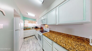 1664 Beach Blvd, Unit 151 in Biloxi, MS - Building Photo - Building Photo