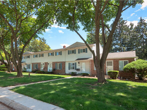 Southgate Townhomes in Flint, MI - Foto de edificio - Building Photo