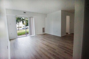 11402 Cherry Hill Rd in Beltsville, MD - Building Photo