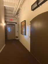 387 3rd Ave, Unit 104 in Troy, NY - Foto de edificio - Building Photo