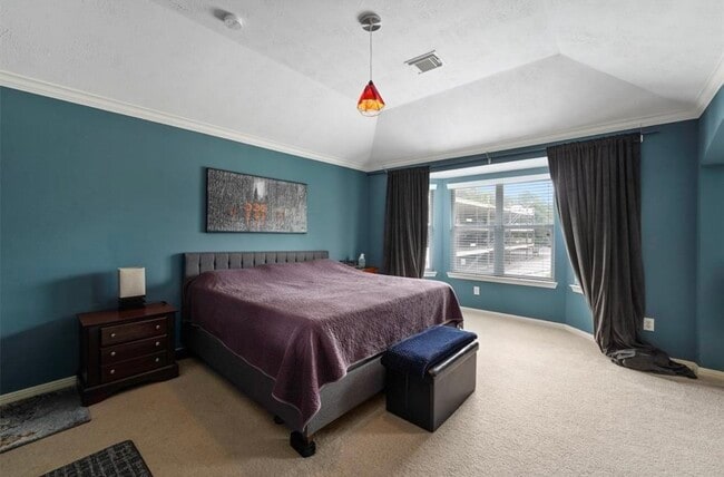 property at 2646 Couch St