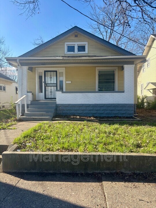 1214 Dresden Ave in Louisville, KY - Building Photo