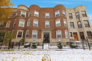 4423 S Prairie Ave in Chicago, IL - Building Photo