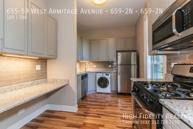 655 W Armitage Ave in Chicago, IL - Foto de edificio - Building Photo