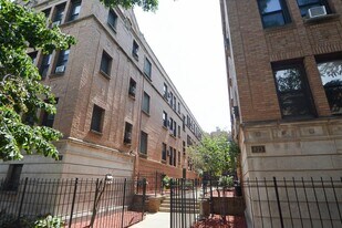 820 W Cornelia Ave in Chicago, IL - Building Photo