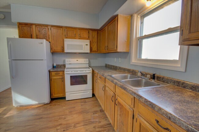123 3rd St in Silvis, IL - Building Photo - Building Photo