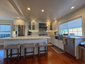 601 Barneson Ave in San Mateo, CA - Building Photo - Building Photo