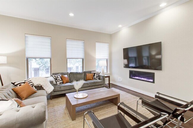 224 Adams St in Georgetown, TX - Building Photo - Building Photo