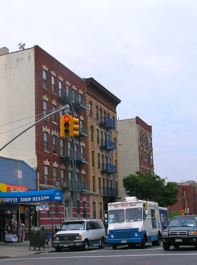 1317 Prospect Ave in Bronx, NY - Foto de edificio - Building Photo