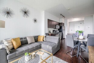 250 Fort York Blvd, Unit SI ID1383655P in Toronto, ON - Building Photo