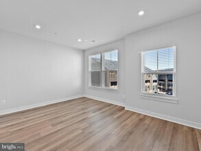 2709 Velocity Rd, Unit 1950 in Herndon, VA - Building Photo - Building Photo