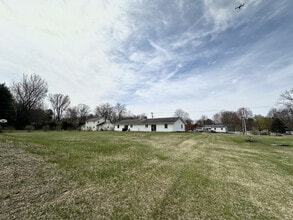 295 Macrae Rd in Colchester, VT - Foto de edificio - Building Photo