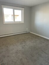 2210 Angus St in Regina, SK - Building Photo - Building Photo