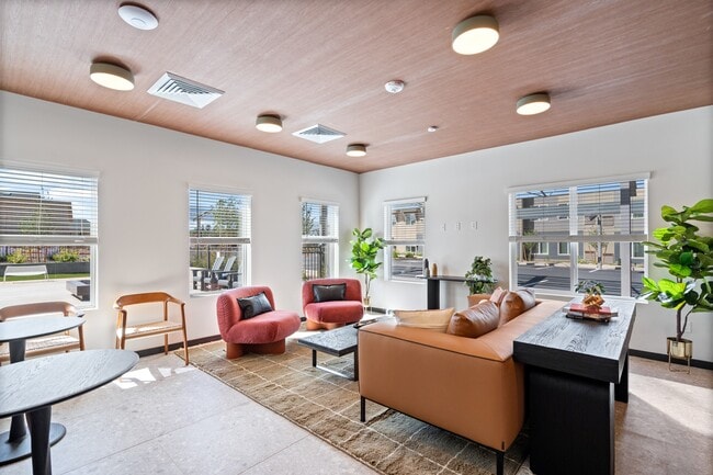 Sierra on 66 in Flagstaff, AZ - Building Photo - Building Photo