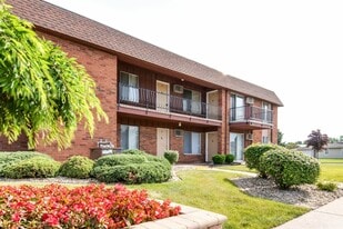 Barberry Apartments in Dyer, IN - Building Photo