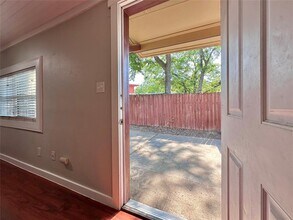 2103 E 16th St in Austin, TX - Building Photo - Building Photo