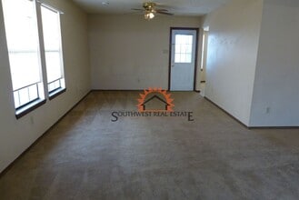 1725 Windsor Way in Clovis, NM - Building Photo - Building Photo