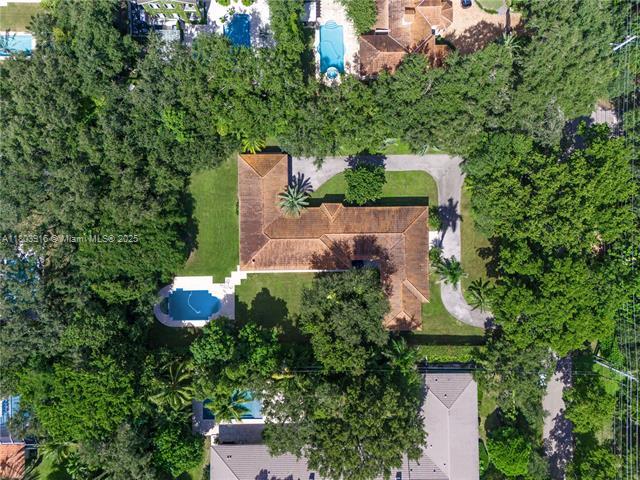 7020 Almansa St in Coral Gables, FL - Foto de edificio - Building Photo