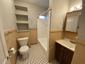 416 8th St in West Des Moines, IA - Building Photo - Building Photo