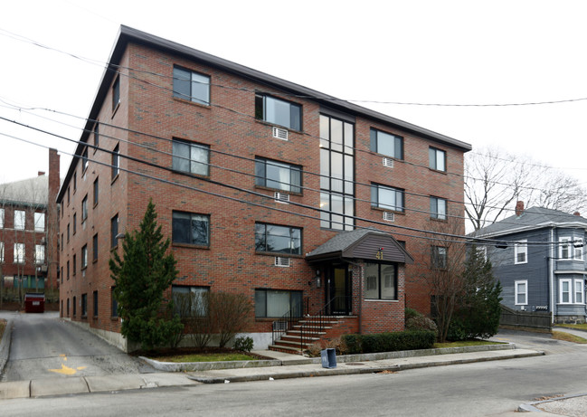 41 Walnut St in Waltham, MA - Foto de edificio - Building Photo