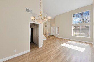 3201 Angeleno Pl in Palmdale, CA - Foto de edificio - Building Photo