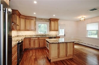 50 Malvern Rd in Stamford, CT - Building Photo - Building Photo