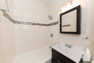 2150 N Fremont St, Unit 3S in Chicago, IL - Foto de edificio - Building Photo