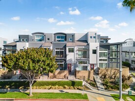 5350 Playa Vista Dr in Los Angeles, CA - Building Photo