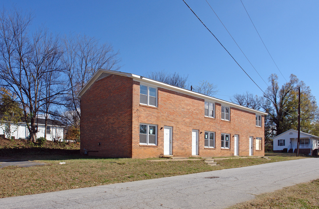 102 Forest St in Greenville, SC - Building Photo