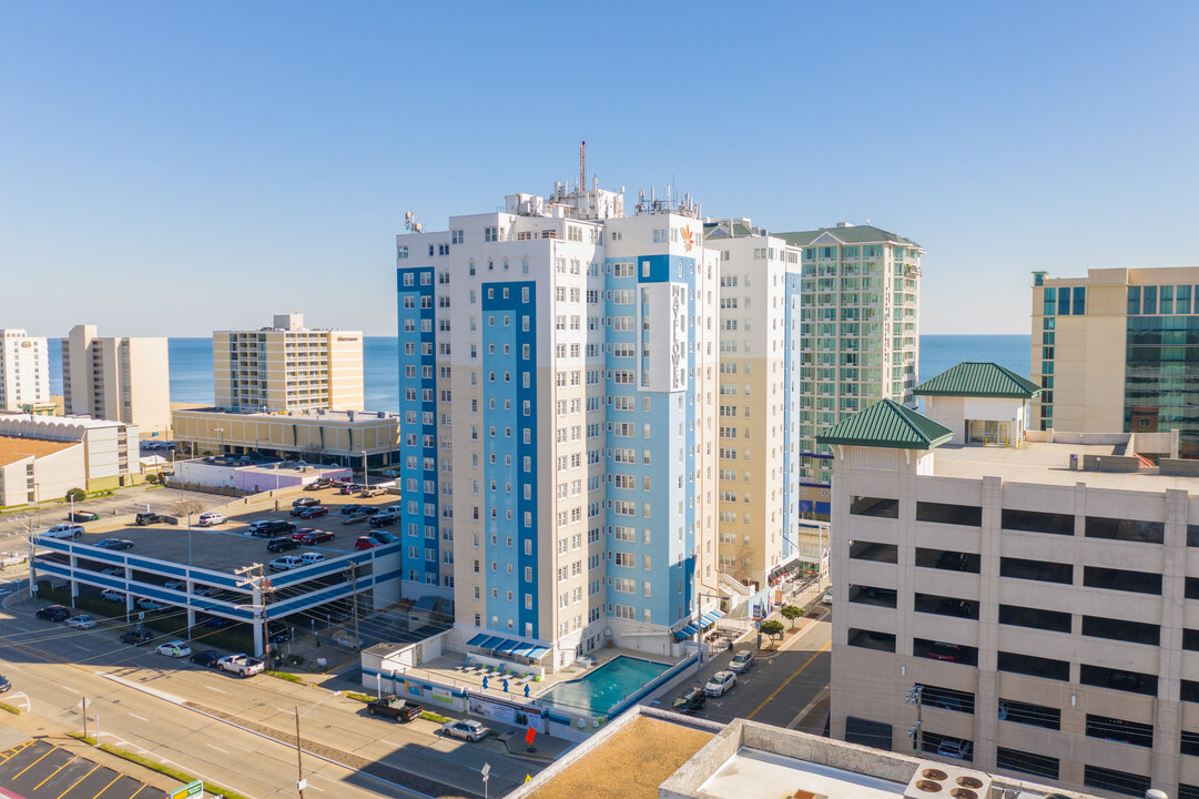 Mayflower Apartments in Virginia Beach, VA - Building Photo