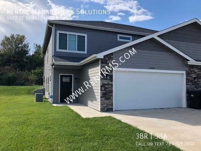 property at 4407 SE Gemstone Ln