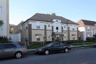 South Apartment in Los Angeles, CA - Building Photo - Building Photo